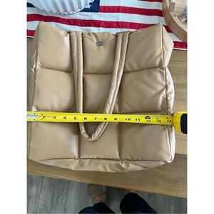 Women’s gym bag by Calia ( by Carrie underwood) in perfect condition